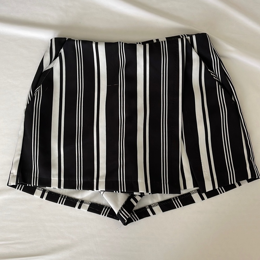Short skirt